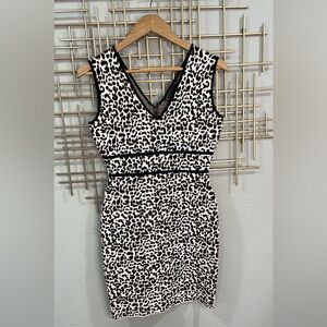 BCBG Cheetah 🐆 print bodycon dress | Size Medium | thick knit material